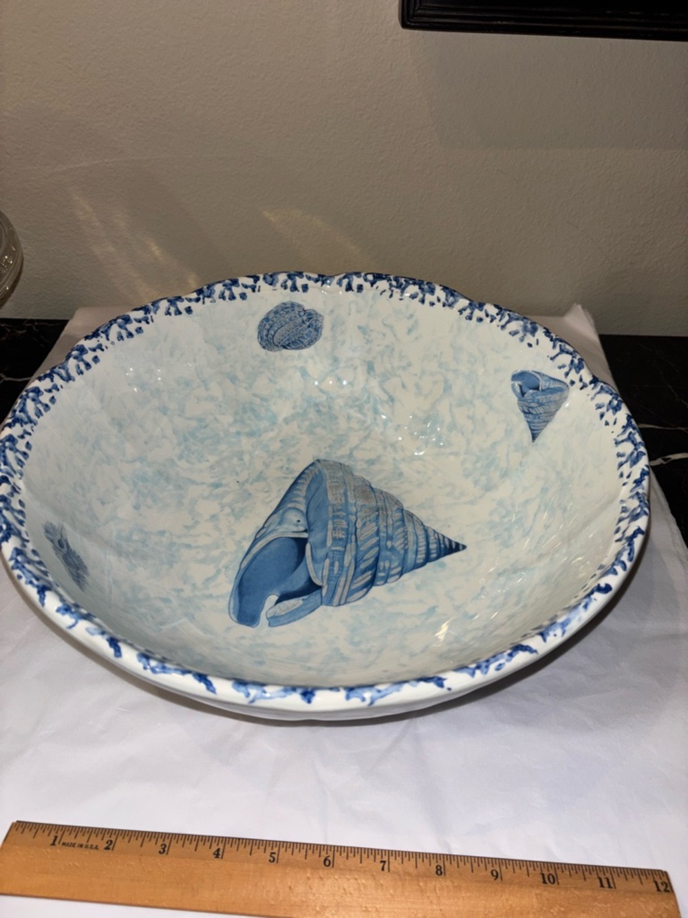 Large sponge ware Hand Painted beach conch shell Lg bowl Made in Italy